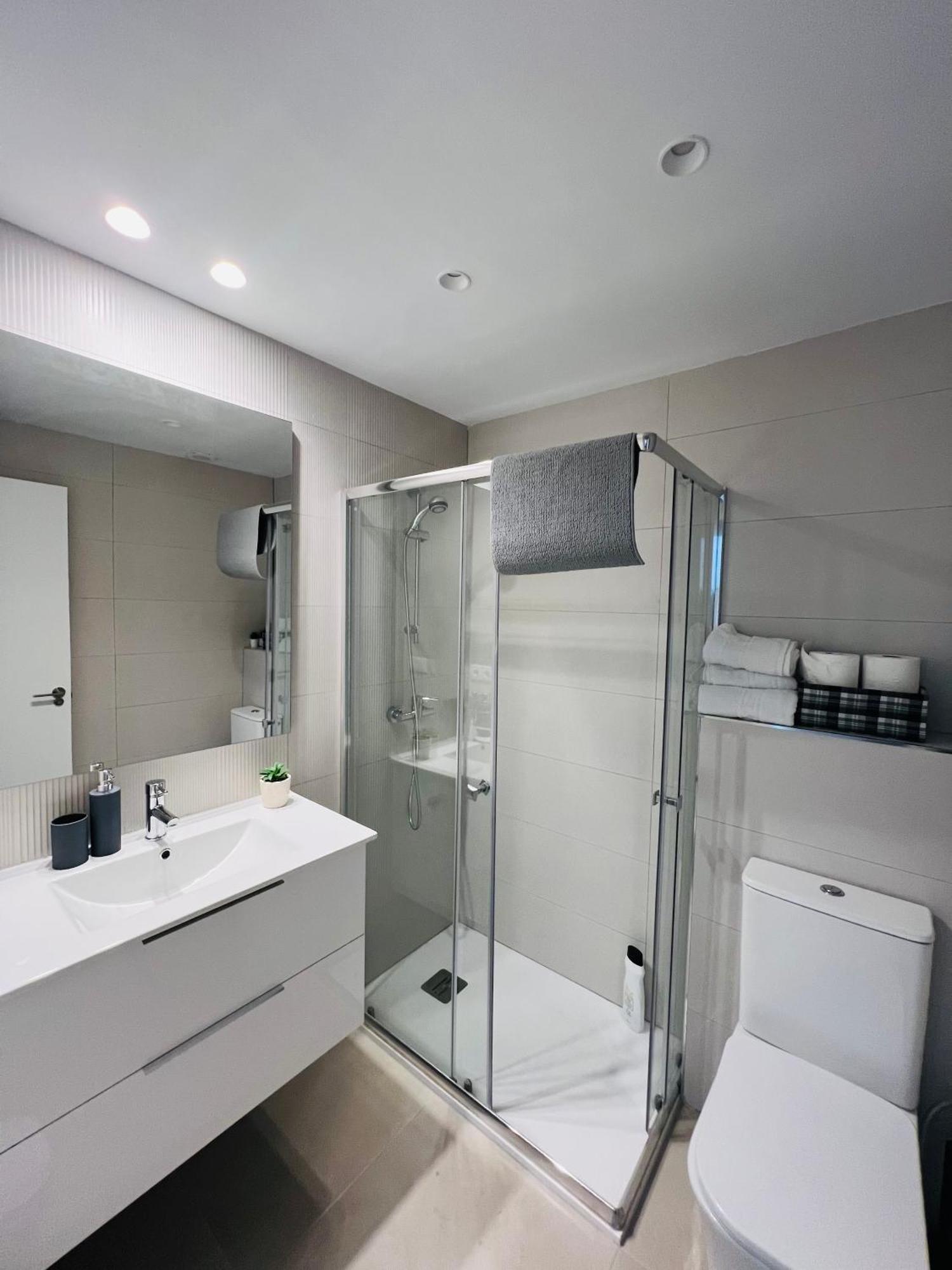 Sostoa Homes Malaga Ngoại thất bức ảnh